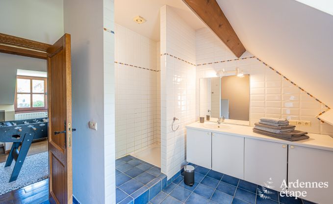 Maison de vacances  Cerfontaine pour 12/14 personnes en Ardenne avec terrain de tennis