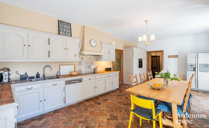 Maison de vacances  Cerfontaine pour 12/14 personnes en Ardenne avec terrain de tennis