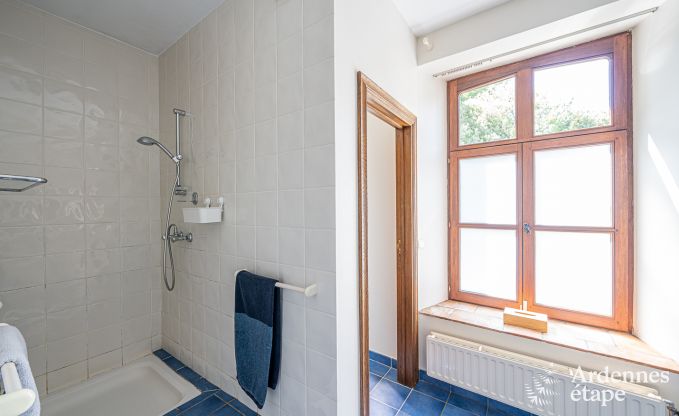 Maison de vacances  Cerfontaine pour 12/14 personnes en Ardenne avec terrain de tennis