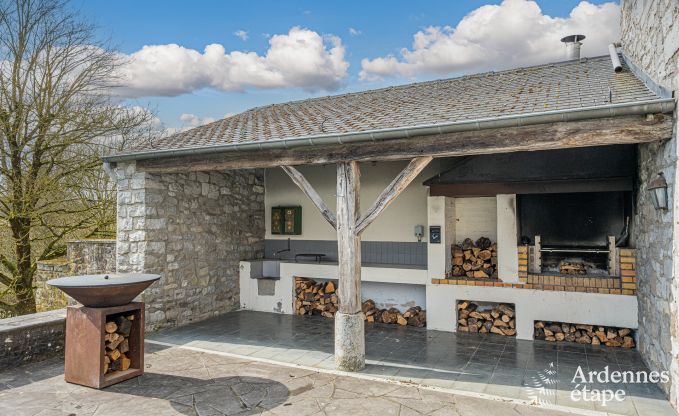 Villa luxueuse � Cerfontaine : parfaite pour 14 personnes, avec piscine int�rieure et ext�rieure, proche des Lacs de l'Eau d'Heure