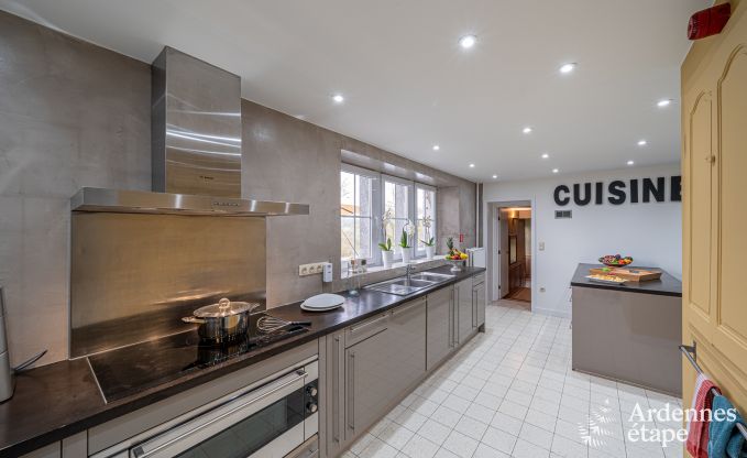 Villa luxueuse � Cerfontaine : parfaite pour 14 personnes, avec piscine int�rieure et ext�rieure, proche des Lacs de l'Eau d'Heure