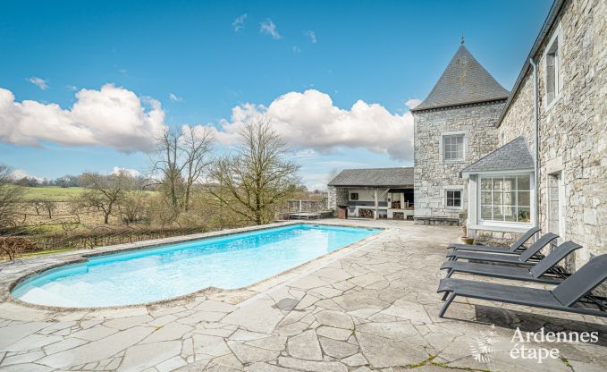 Villa luxueuse � Cerfontaine : parfaite pour 14 personnes, avec piscine int�rieure et ext�rieure, proche des Lacs de l'Eau d'Heure