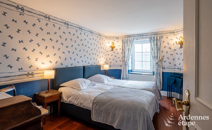 Villa luxueuse � Cerfontaine : parfaite pour 14 personnes, avec piscine int�rieure et ext�rieure, proche des Lacs de l'Eau d'Heure