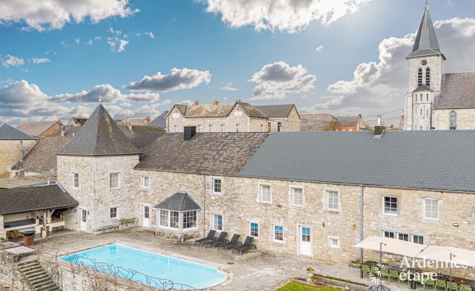 Villa luxueuse � Cerfontaine : parfaite pour 14 personnes, avec piscine int�rieure et ext�rieure, proche des Lacs de l'Eau d'Heure