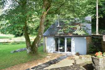 Maison de vacances romantique à Chassepierre en Ardenne pour 2 personnes avec jardin privé