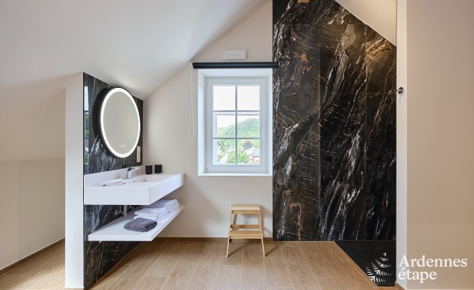 Loft spacieux pour 24 personnes  Chaudfontaine avec 10 chambres, wellness avec sauna et jacuzzi et terrasse prive