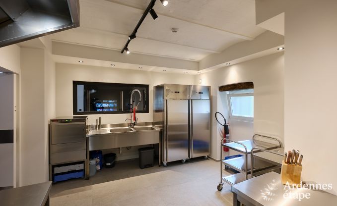 Loft spacieux pour 24 personnes  Chaudfontaine avec 10 chambres, wellness avec sauna et jacuzzi et terrasse prive