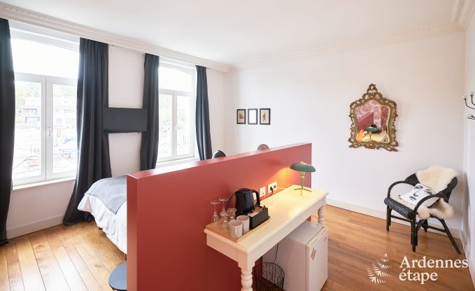 Loft spacieux  Chimay pour 14 personnes avec 6 chambres et salles de bains, jacuzzi et jardin priv
