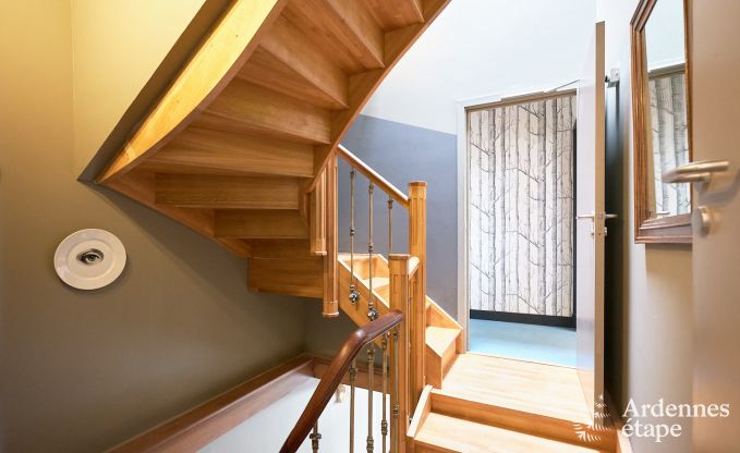 Loft spacieux  Chimay pour 14 personnes avec 6 chambres et salles de bains, jacuzzi et jardin priv