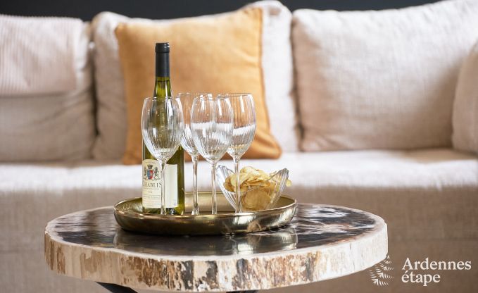 Loft spacieux  Chimay pour 14 personnes avec 6 chambres et salles de bains, jacuzzi et jardin priv