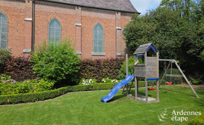 Charmante maison de vacances � Chimay pour 12 personnes avec sauna, salle de jeux et jardin priv�