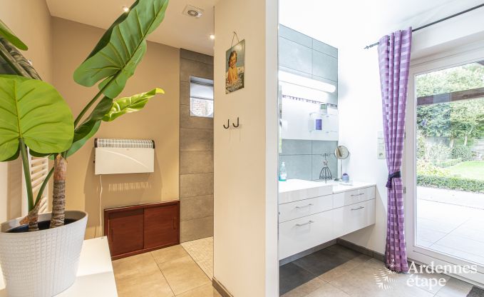 Charmante maison de vacances � Chimay pour 12 personnes avec sauna, salle de jeux et jardin priv�