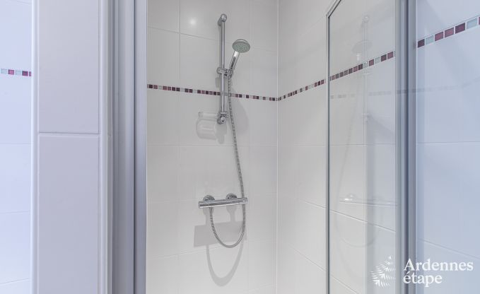 Charmante maison de vacances � Chimay pour 12 personnes avec sauna, salle de jeux et jardin priv�