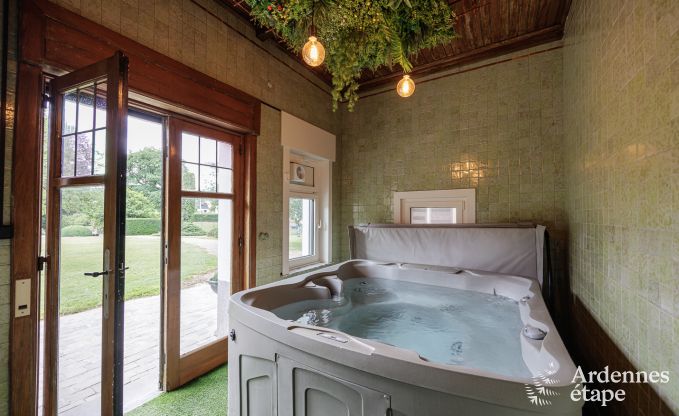 Luxueux ch�teau � Chiny pour 32 personnes en Ardenne