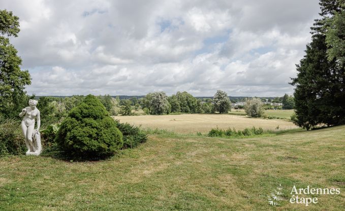 Luxueux ch�teau � Chiny pour 32 personnes en Ardenne