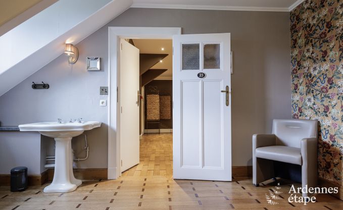 Luxueux ch�teau � Chiny pour 32 personnes en Ardenne