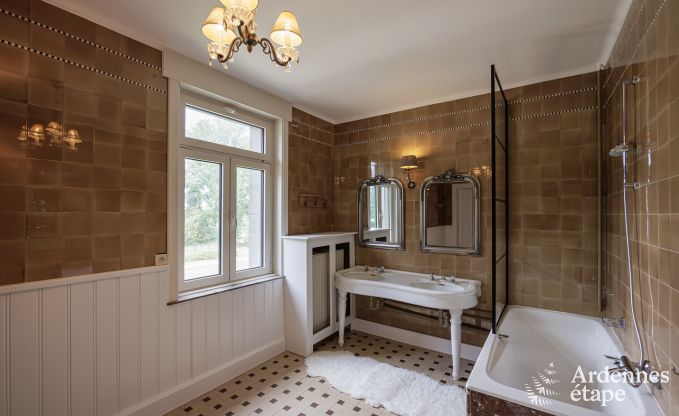 Luxueux ch�teau � Chiny pour 32 personnes en Ardenne