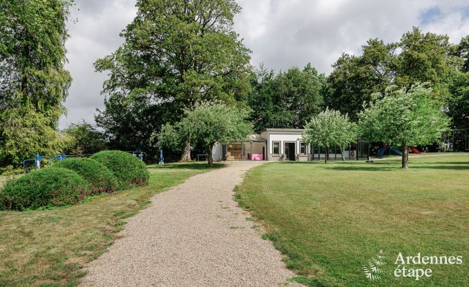 Luxueux ch�teau � Chiny pour 32 personnes en Ardenne