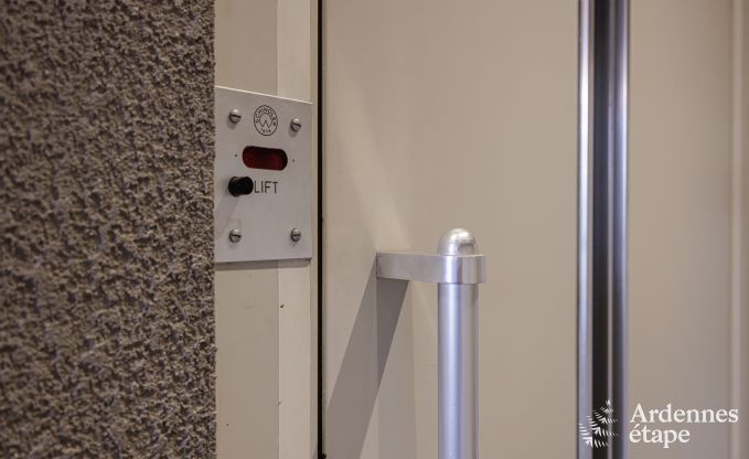 Luxueux ch�teau � Chiny pour 32 personnes en Ardenne