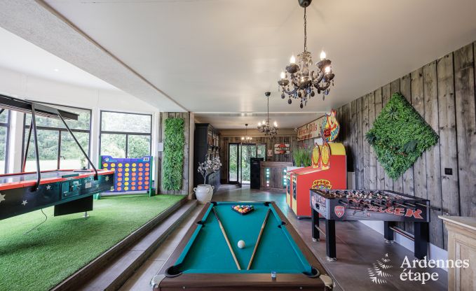 Luxueux ch�teau � Chiny pour 32 personnes en Ardenne