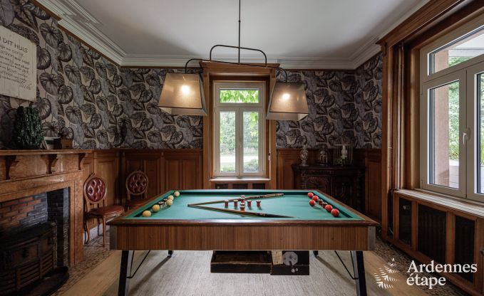 Luxueux ch�teau � Chiny pour 32 personnes en Ardenne