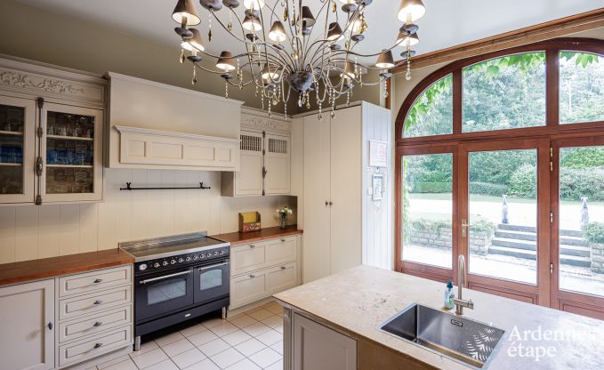 Luxueux ch�teau � Chiny pour 32 personnes en Ardenne