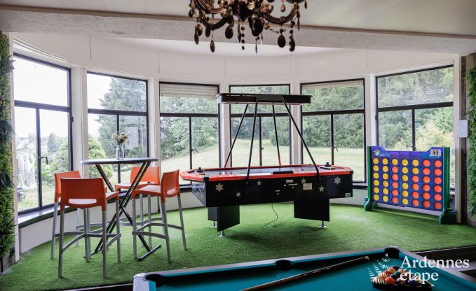 Luxueux ch�teau � Chiny pour 32 personnes en Ardenne