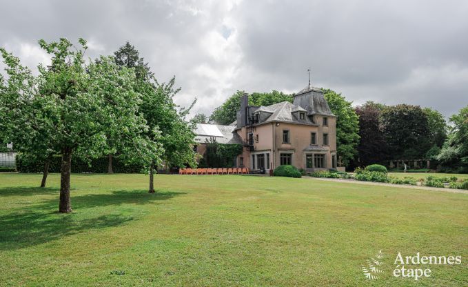 Luxueux ch�teau � Chiny pour 32 personnes en Ardenne