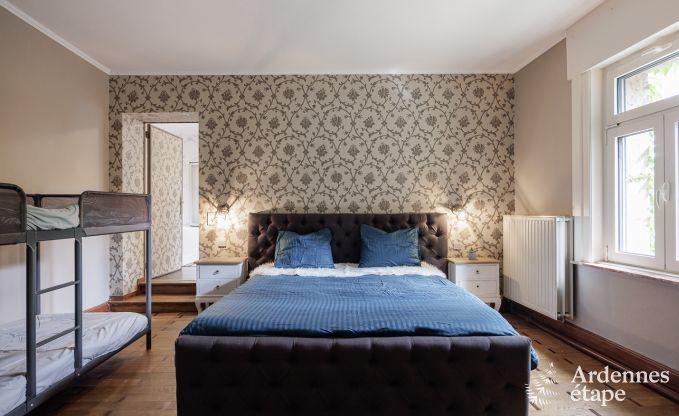 Luxueux ch�teau � Chiny pour 32 personnes en Ardenne