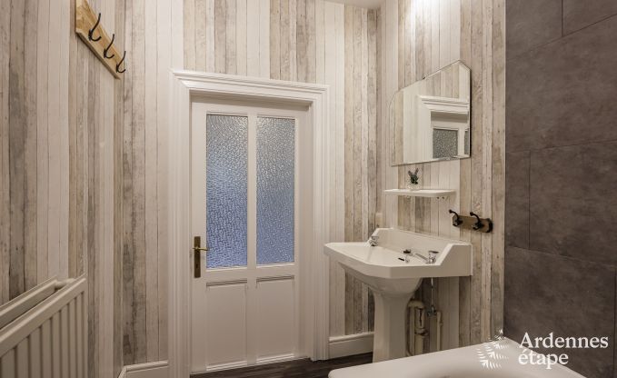 Luxueux ch�teau � Chiny pour 32 personnes en Ardenne