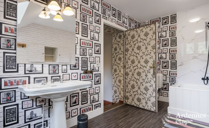 Luxueux ch�teau � Chiny pour 32 personnes en Ardenne