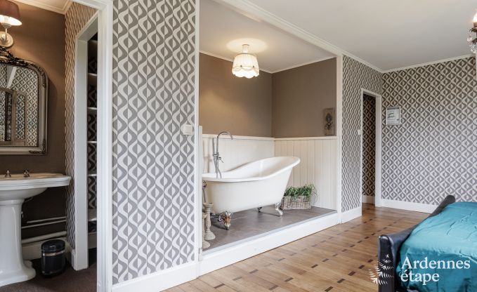 Luxueux ch�teau � Chiny pour 32 personnes en Ardenne