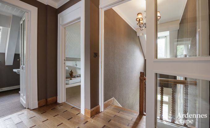 Luxueux ch�teau � Chiny pour 32 personnes en Ardenne