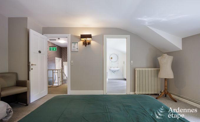 Luxueux ch�teau � Chiny pour 32 personnes en Ardenne