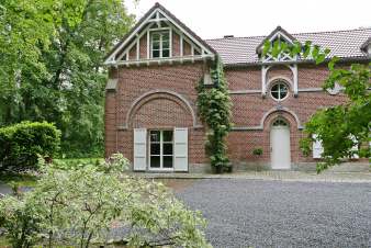 Charmante maison de vacances à Ciney : 4 personnes, jardin privé, à proximité des sentiers de randonnée