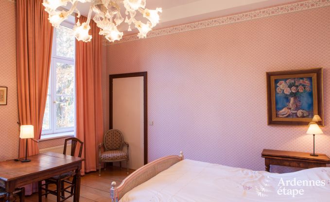 Chteau  Ciney pour 31 personnes en Ardenne