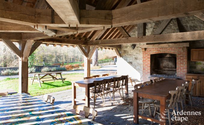 Chteau  Ciney pour 31 personnes en Ardenne