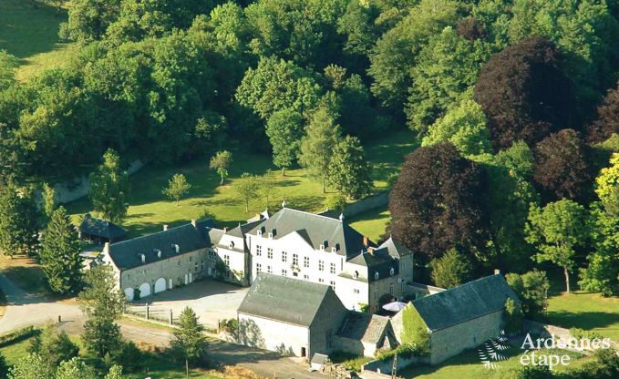 Chteau  Ciney pour 31 personnes en Ardenne