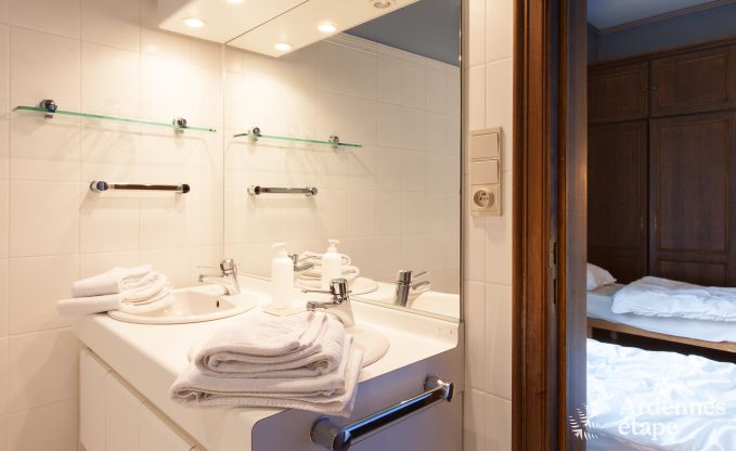 Chteau  Ciney pour 31 personnes en Ardenne