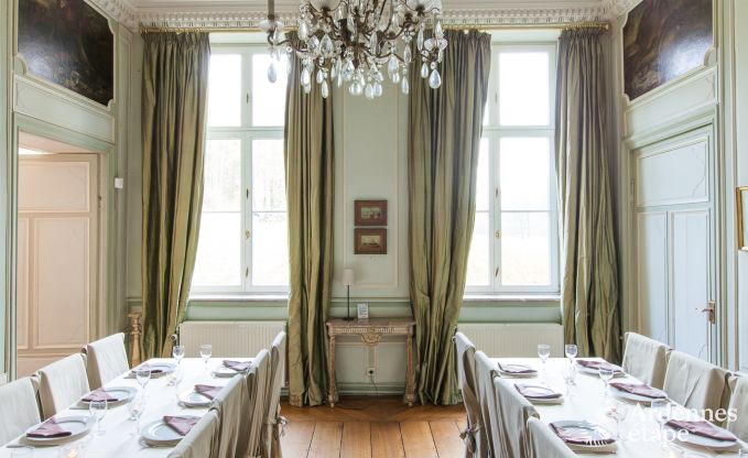 Chteau  Ciney pour 31 personnes en Ardenne