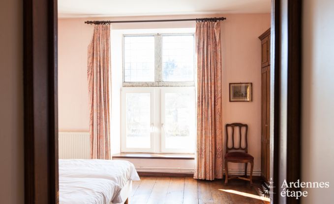 Chteau  Ciney pour 31 personnes en Ardenne