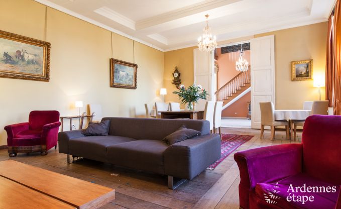 Chteau  Ciney pour 31 personnes en Ardenne