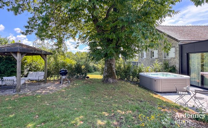 Charmante maison pour 2 personnes  Clavier avec chambre, salle de bain, jacuzzi et jardin priv