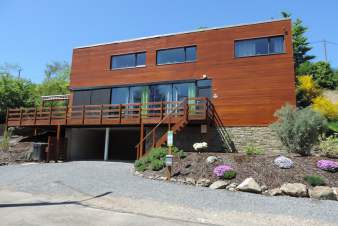 Villa de vacances contemporaine avec sauna et jacuzzi à louer à Coo