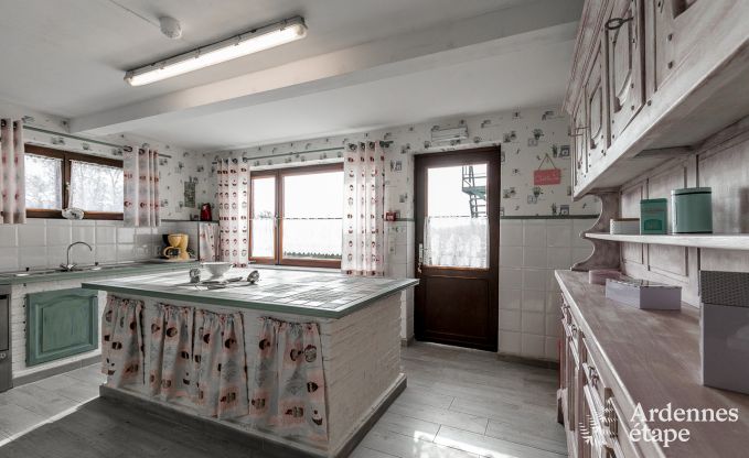 Maison de vacances  Couvin pour 15 personnes en Ardenne