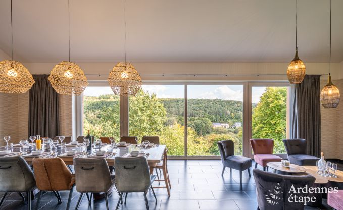 Grande villa de vacances � Daverdisse pour 14 personnes avec 5 chambres et salles de bains, installations de bien-�tre et jardin priv�