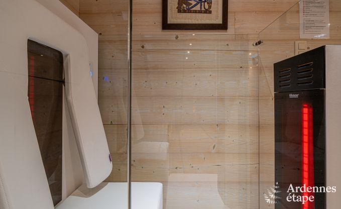 Grande villa de vacances � Daverdisse pour 14 personnes avec 5 chambres et salles de bains, installations de bien-�tre et jardin priv�