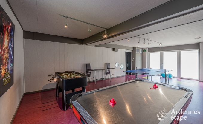 Grande villa de vacances � Daverdisse pour 14 personnes avec 5 chambres et salles de bains, installations de bien-�tre et jardin priv�