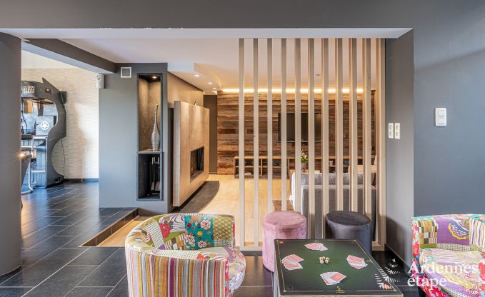 Grande villa de vacances � Daverdisse pour 14 personnes avec 5 chambres et salles de bains, installations de bien-�tre et jardin priv�