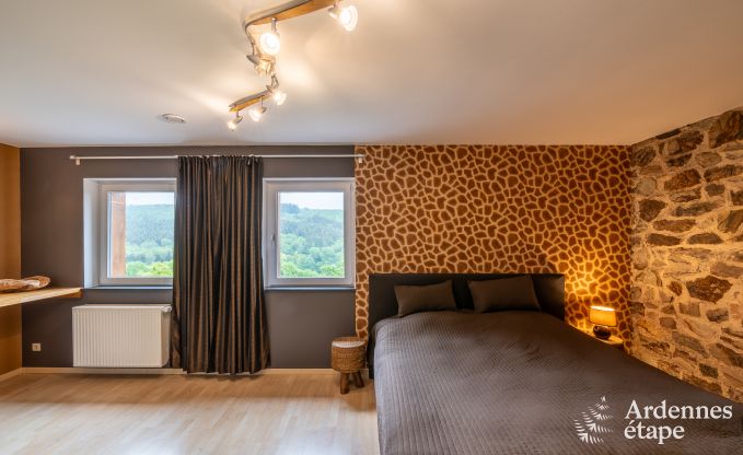 Grande villa de vacances � Daverdisse pour 14 personnes avec 5 chambres et salles de bains, installations de bien-�tre et jardin priv�